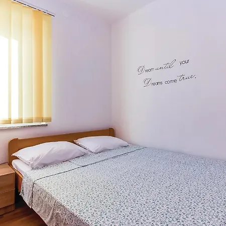 Awesome In With Wifi Apartment Dobrinj