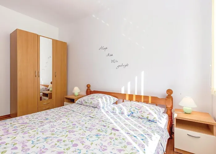 Lovely In With Wifi Apartment Dobrinj