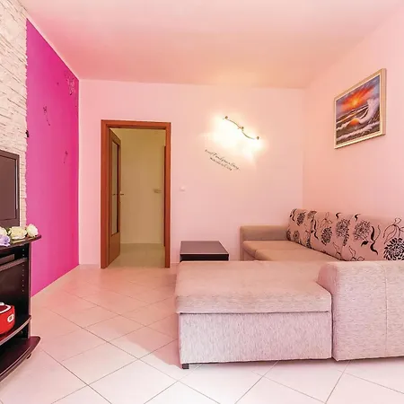 דירה Lovely In With Wifi